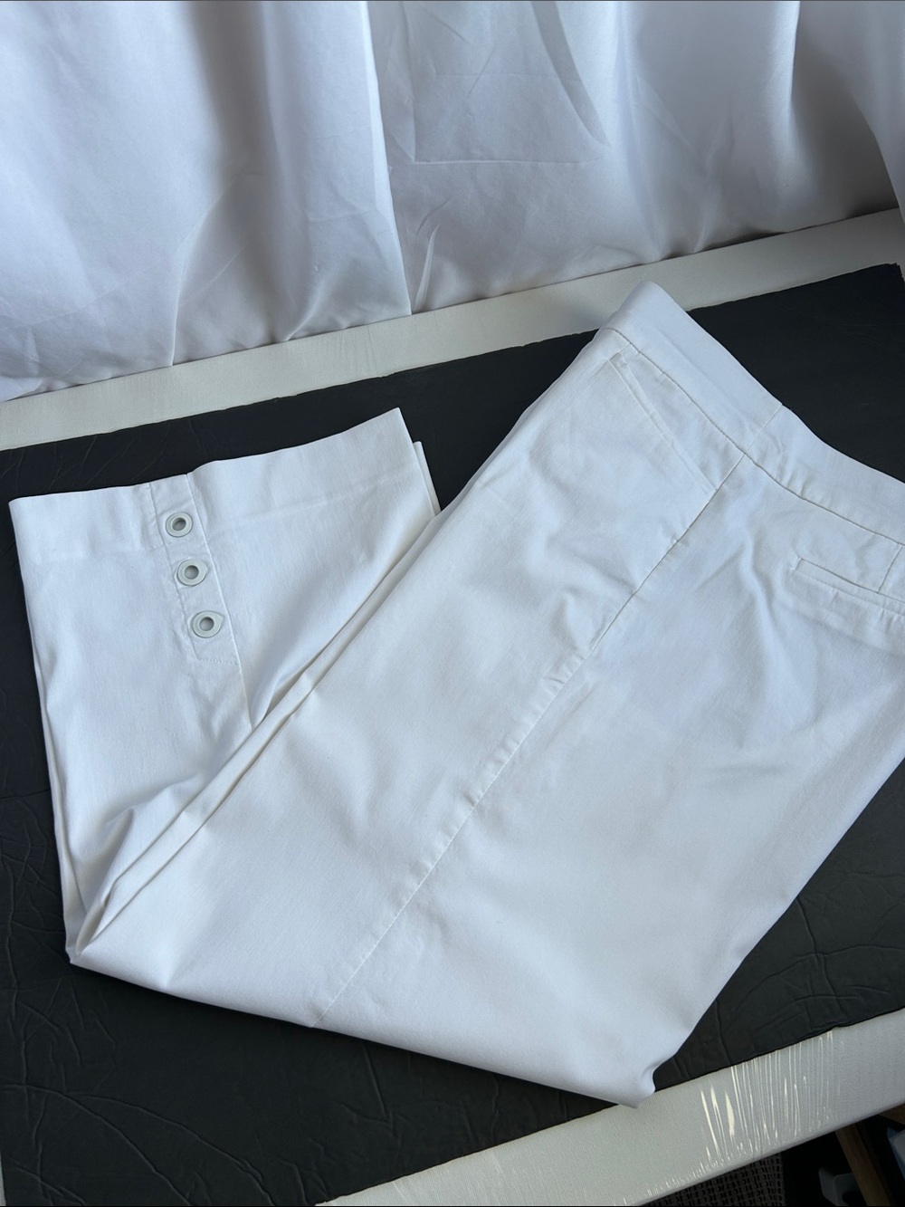 Chico's White Ankle Crop Wide-Leg Pants - Picture 4 of 11